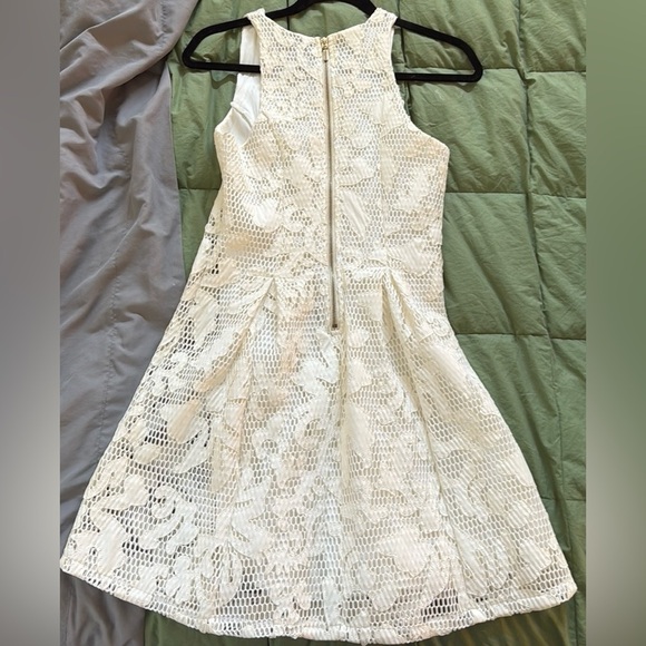 Ivory Floral Sleeveless Dress by Aqua- Sleeveless, Short - Picture 3 of 3